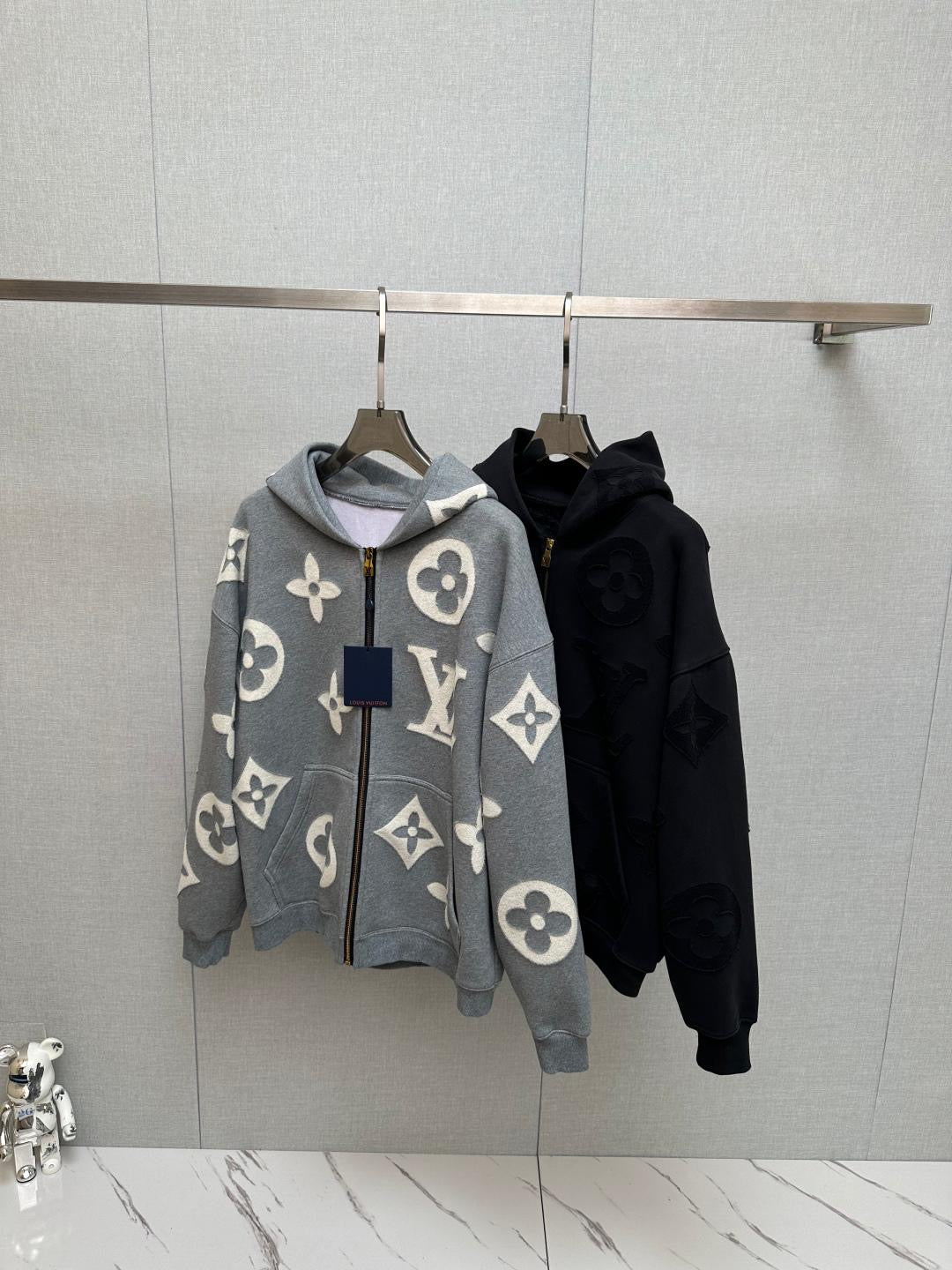 LV Sweatjacket